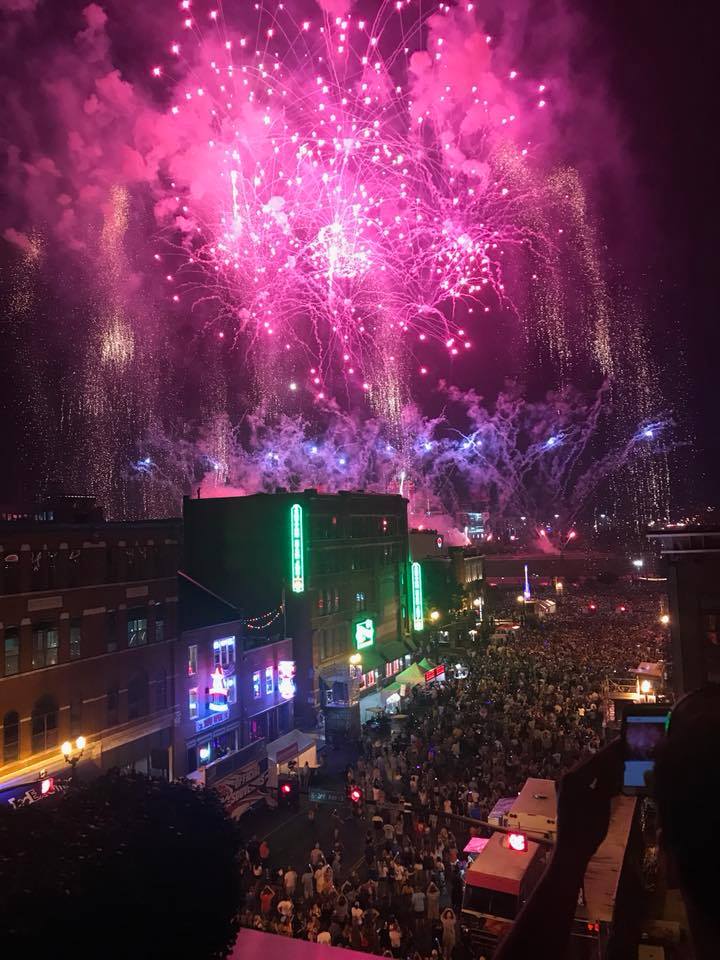 Jason Aldean's Rooftop Bar 4th of July
