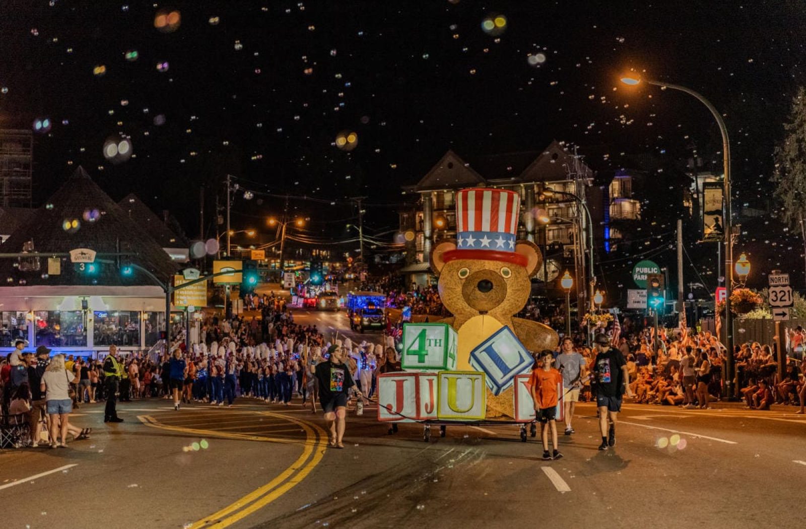 2024GatlinburgMidnightParade 1127 240E235D A040 97F2 F14CFC908F13E0DC 24125eaa c0bb a3cc d4238d72bd0c715e